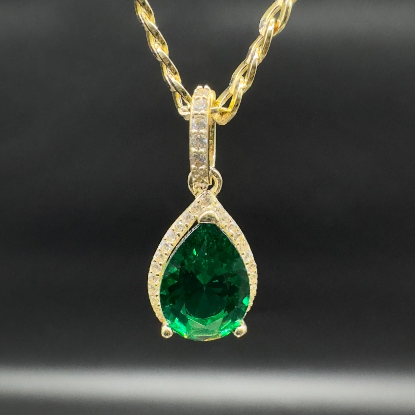 Exquisite Pear-Shaped Stimulated Emerald Pendant (14k Yellow Gold)