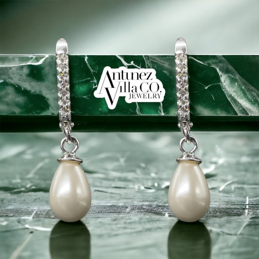 Silver Dangling Pearl Earrings